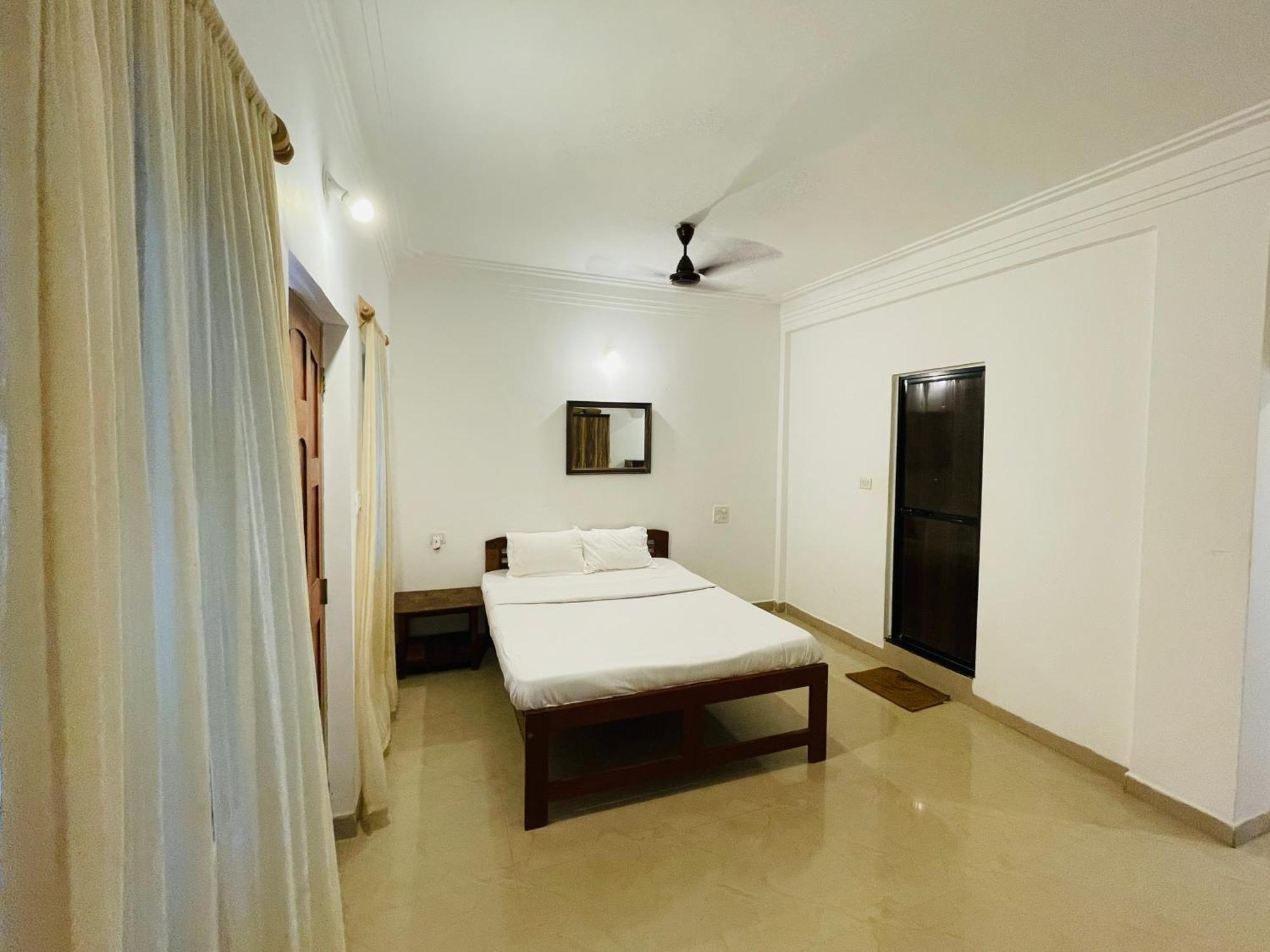 Jolene'S Ashvem Apartment Mandrem Bagian luar foto